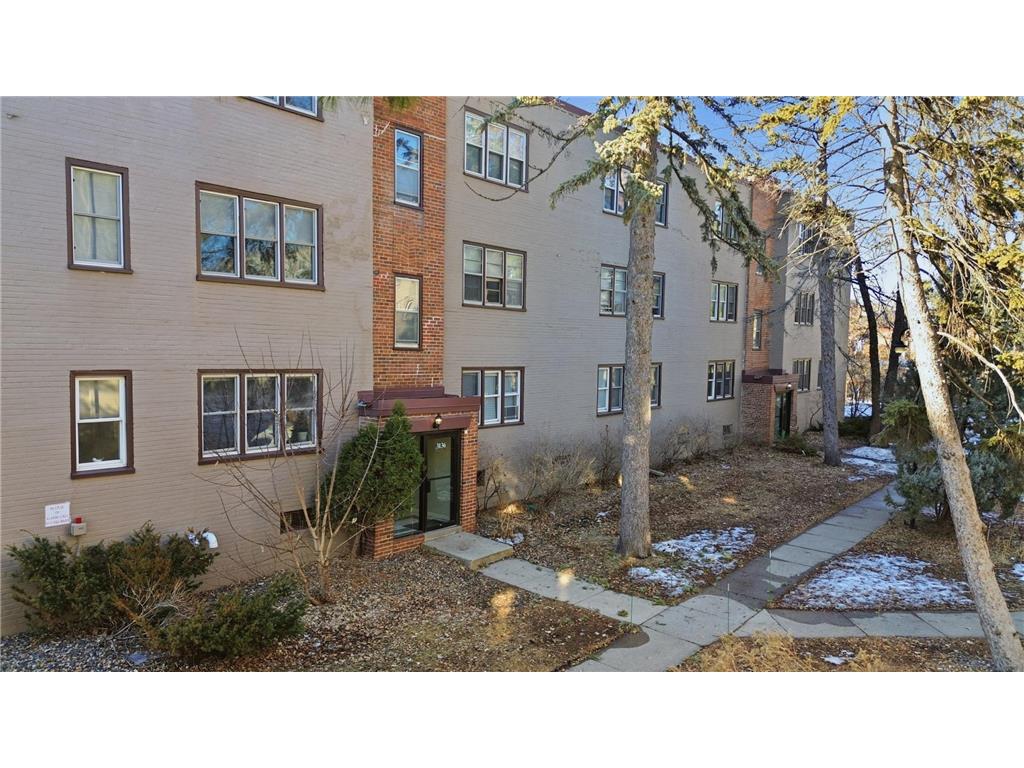 3136 W Bde Maka Ska Boulevard #201 Minneapolis MN 55416 - Bde Maka Ska 6817756 image1