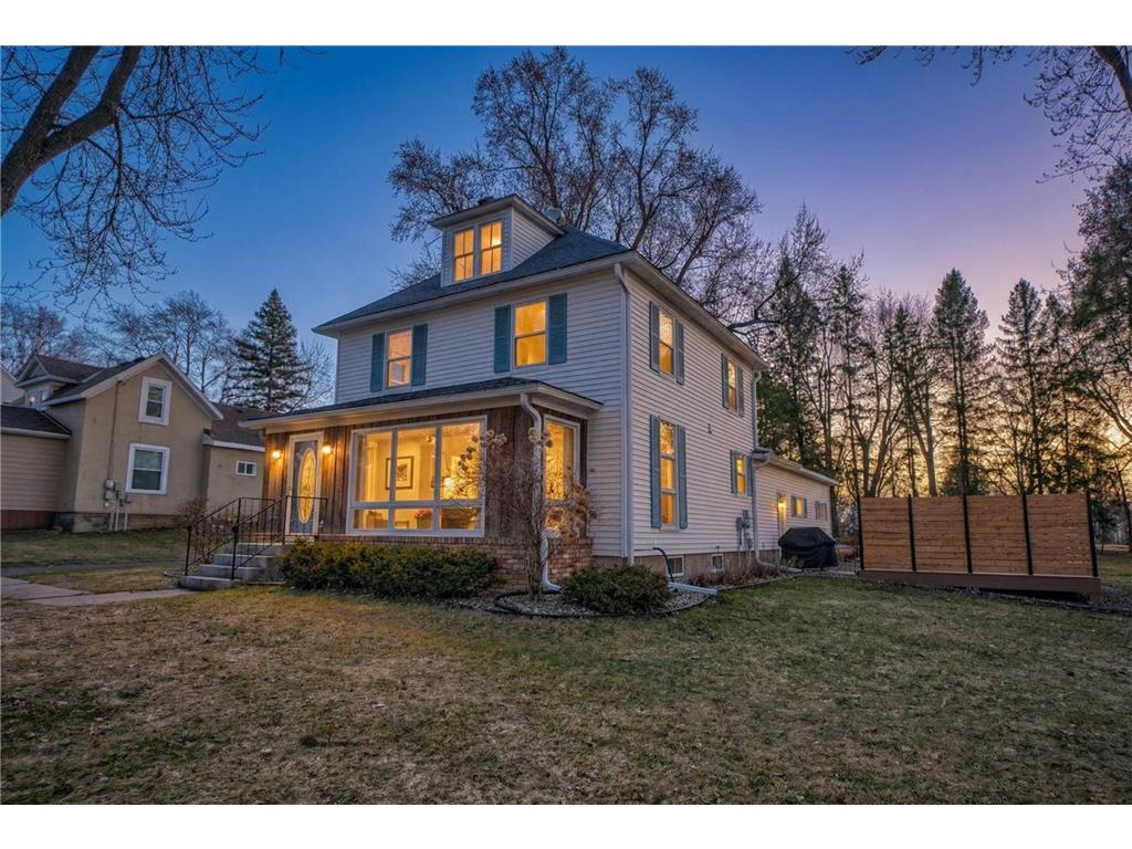 314 E Rosenlund Street Woodville WI 54028 7035999 image1
