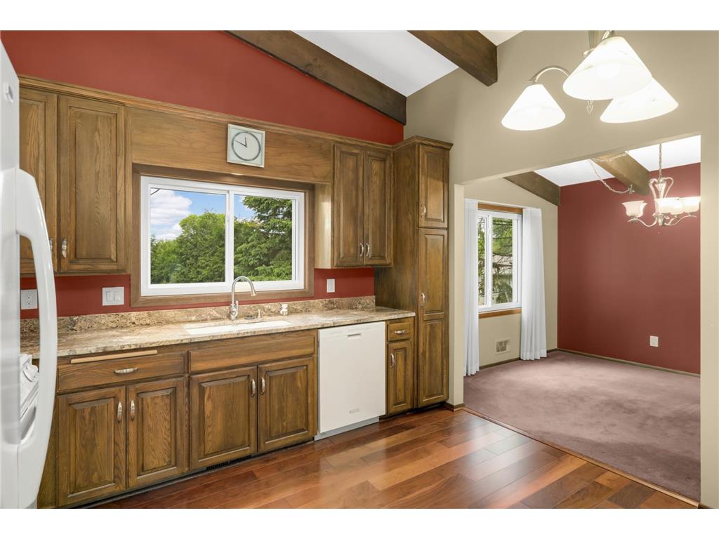 3141 Hillsboro Avenue N New Hope MN 55427 7080596 image14