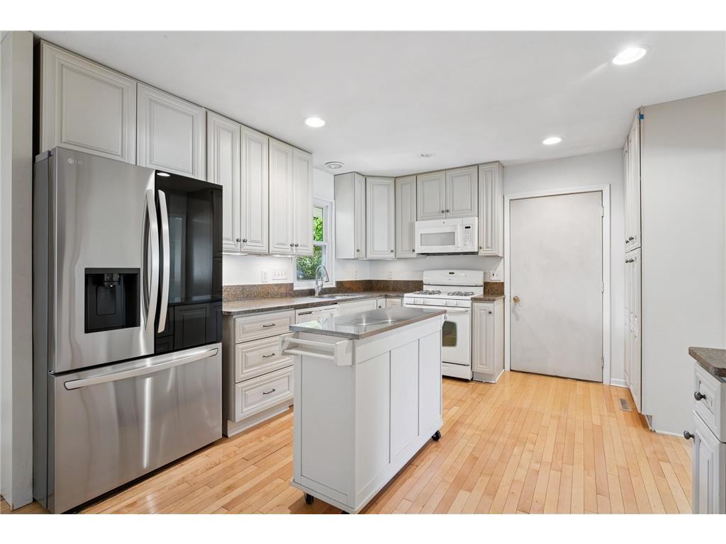 3142 Boone Avenue N New Hope MN 55427 6750960 image1