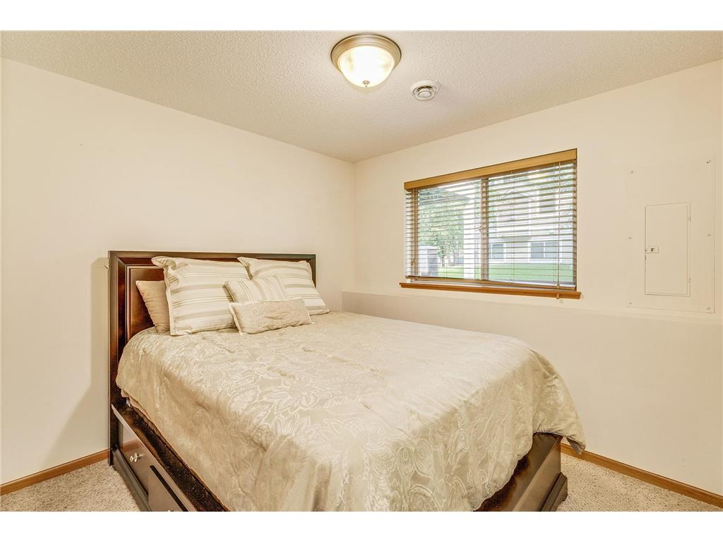 3143 Frontier Drive Woodbury MN 55129 7029654 image19