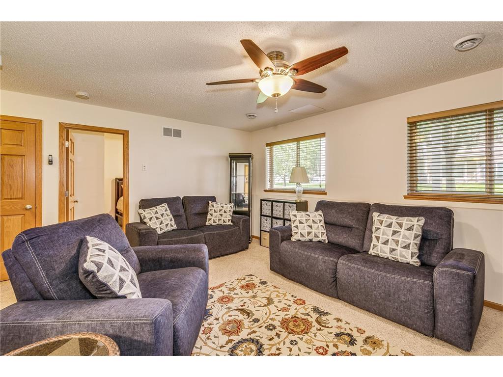 3143 Frontier Drive Woodbury MN 55129 7029654 image26
