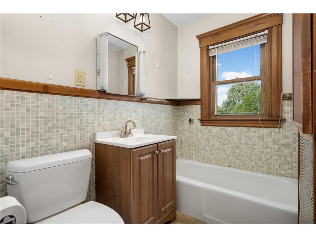 3148 Dupont Avenue S Minneapolis MN 55408 7055077 image25