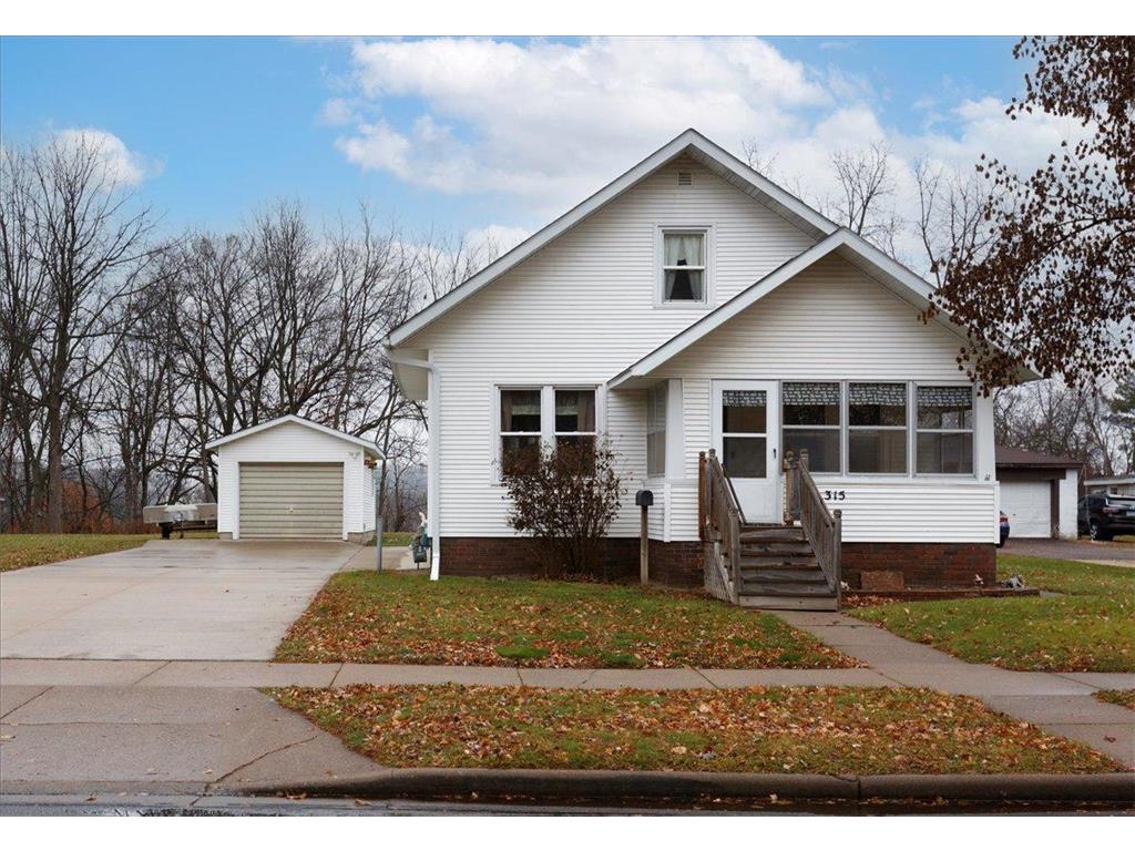 315 12th Avenue W Menomonie WI 54751 6823070 image1