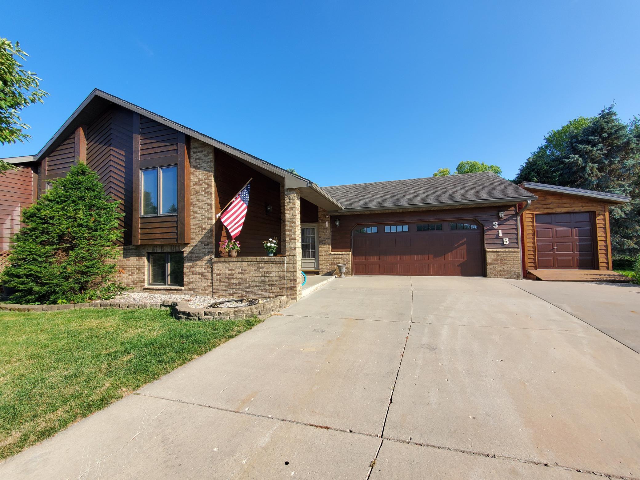 315 4th Avenue NE, Plainview, MN 55964 MLS 6020221 Edina Realty