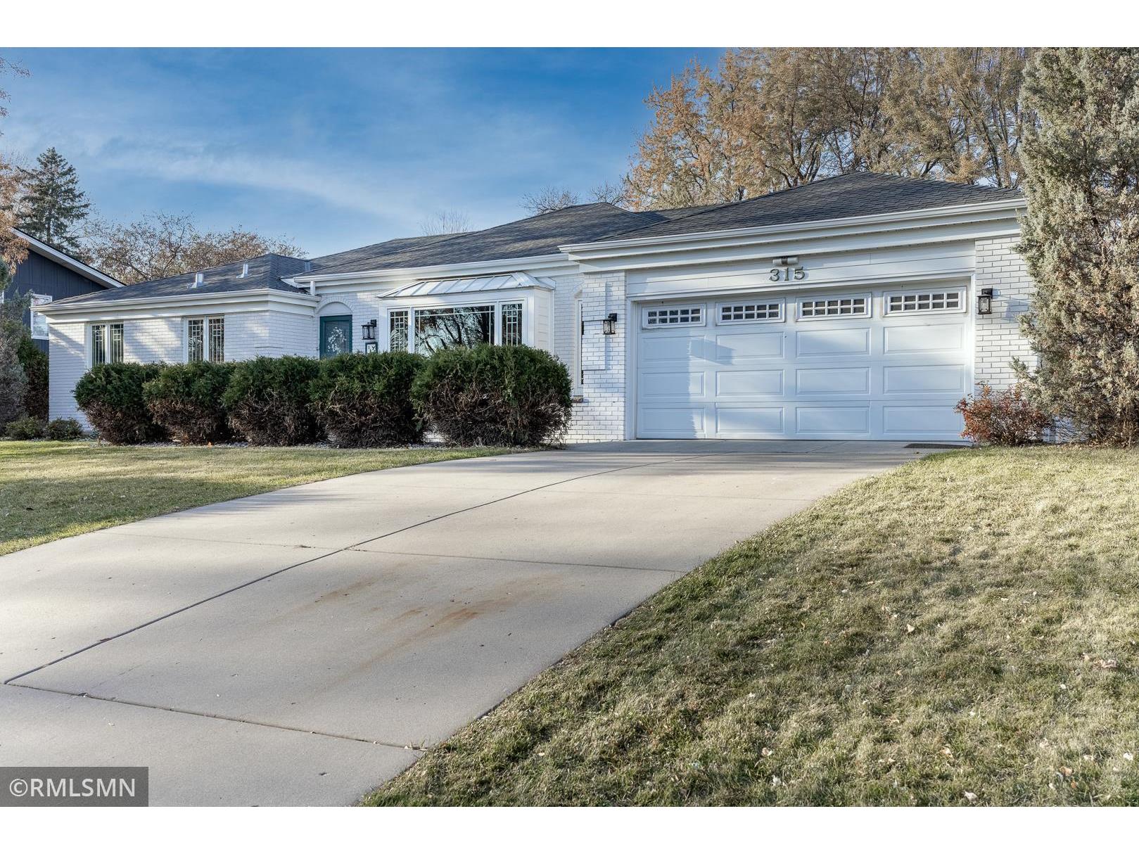 315 Clover Leaf Drive, Golden Valley, MN 55422 MLS 5702782 Edina