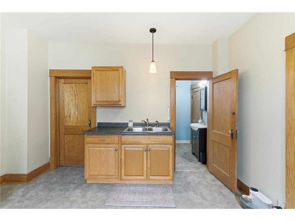 315 N Broad Street Mankato MN 56001 7058505 image9