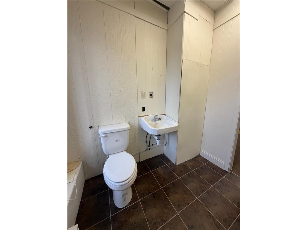 315 S Washington Street Redwood Falls MN 56283 7007323 image11