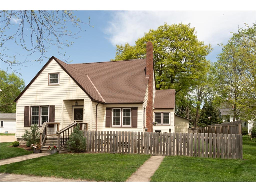 315 W College Avenue Saint Peter MN 56082 6535207 image1