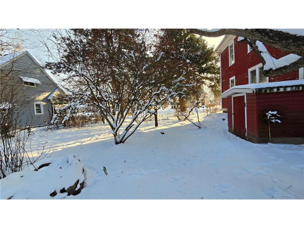 315 W Newburg Avenue Mabel MN 55954 6824368 image36