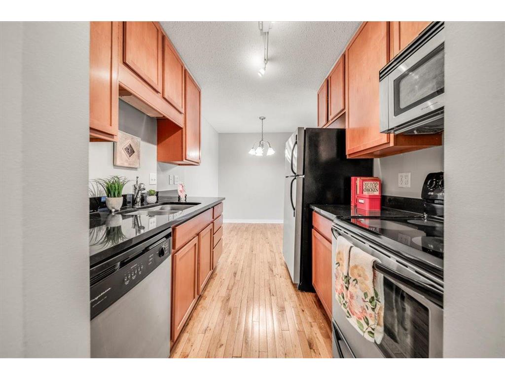 3150 Excelsior Blvd #412 Minneapolis MN 55416 6615789 image1