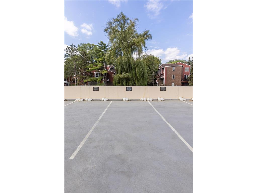 3151 Dean Court #B106 Minneapolis MN 55416 7045232 image39