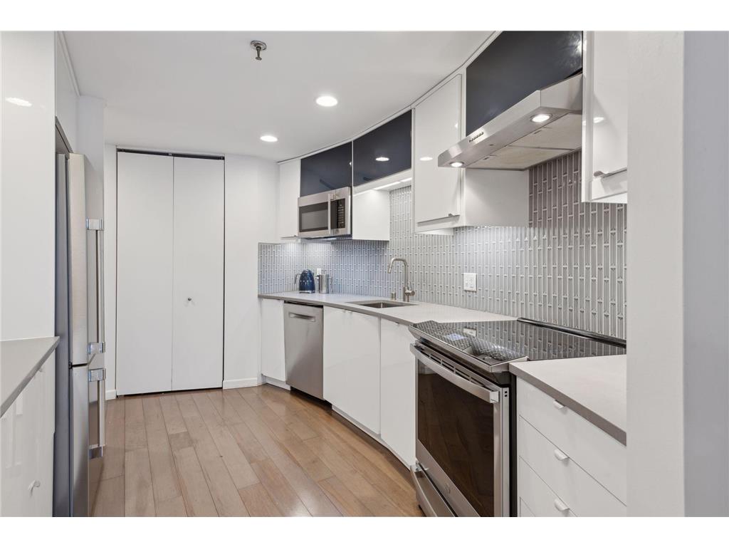 3151 Dean Court #B106 Minneapolis MN 55416 7045232 image6