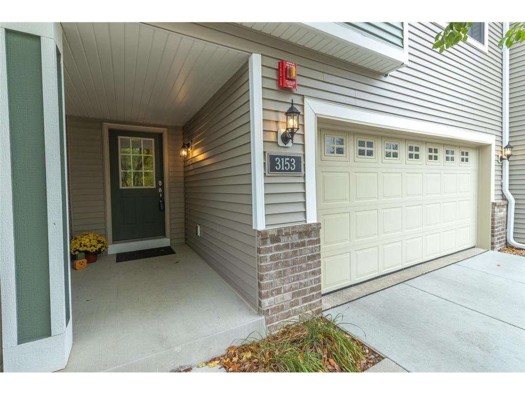 3153 Frontier Drive Woodbury MN 55129 6442540 image1