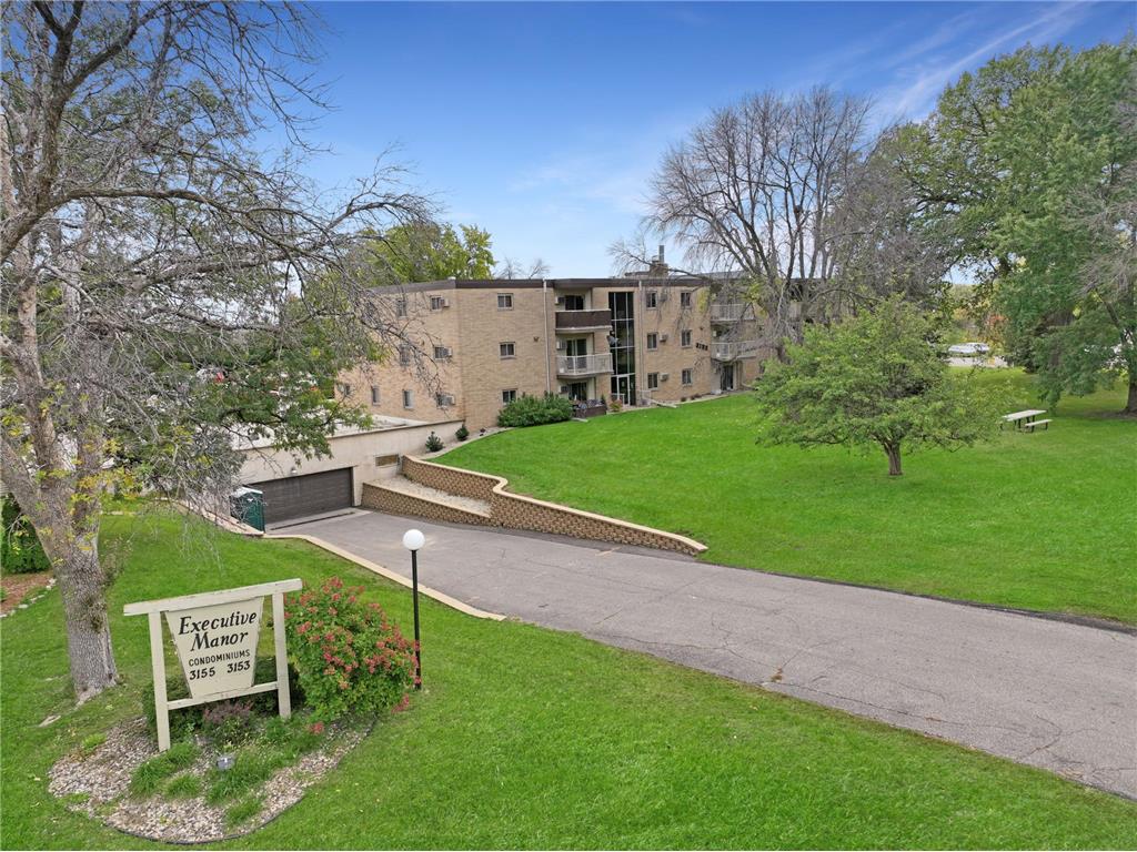 3153 Old Highway 8 #302 Roseville MN 55418 6481646 image1