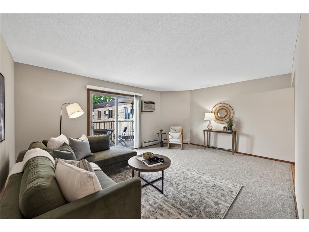 3153 Old Highway 8 #304 Roseville MN 55418 7018472 image1