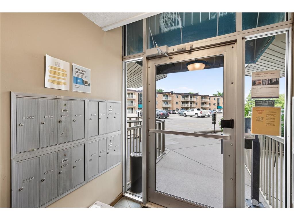 3153 Old Highway 8 #304 Roseville MN 55418 7018472 image21