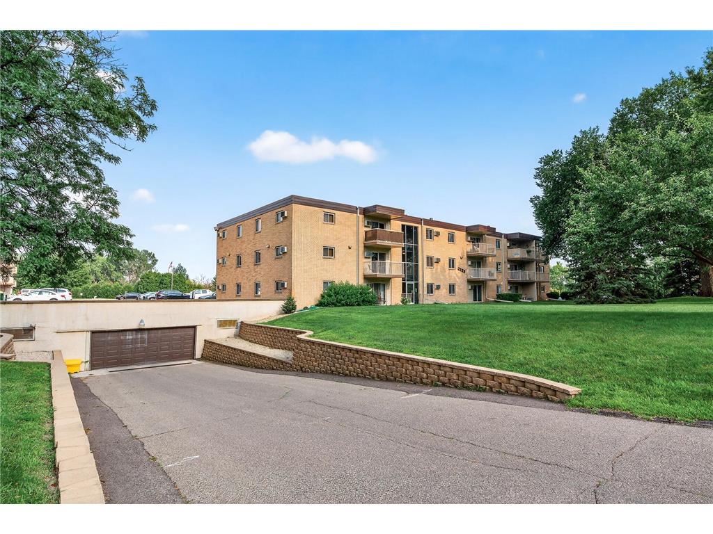 3153 Old Highway 8 #304 Roseville MN 55418 7018472 image29