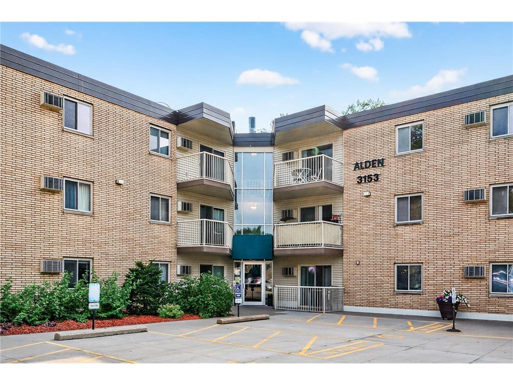 3153 Old Highway 8 #304 Roseville MN 55418 7046976 image1