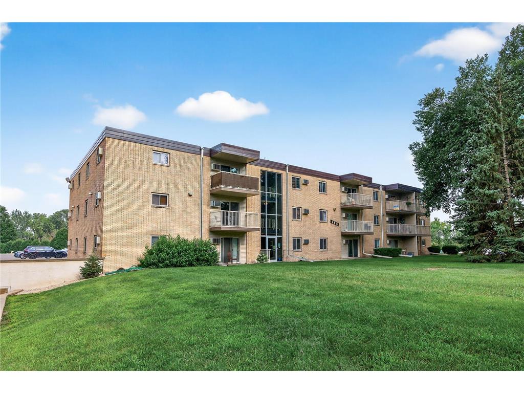 3153 Old Highway 8 #304 Roseville MN 55418 7046976 image26