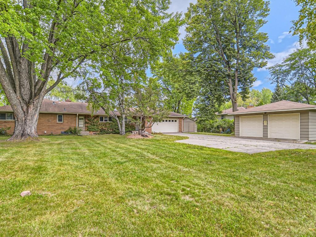 3154 Victoria Street N Shoreview MN 55126 6467951 image1