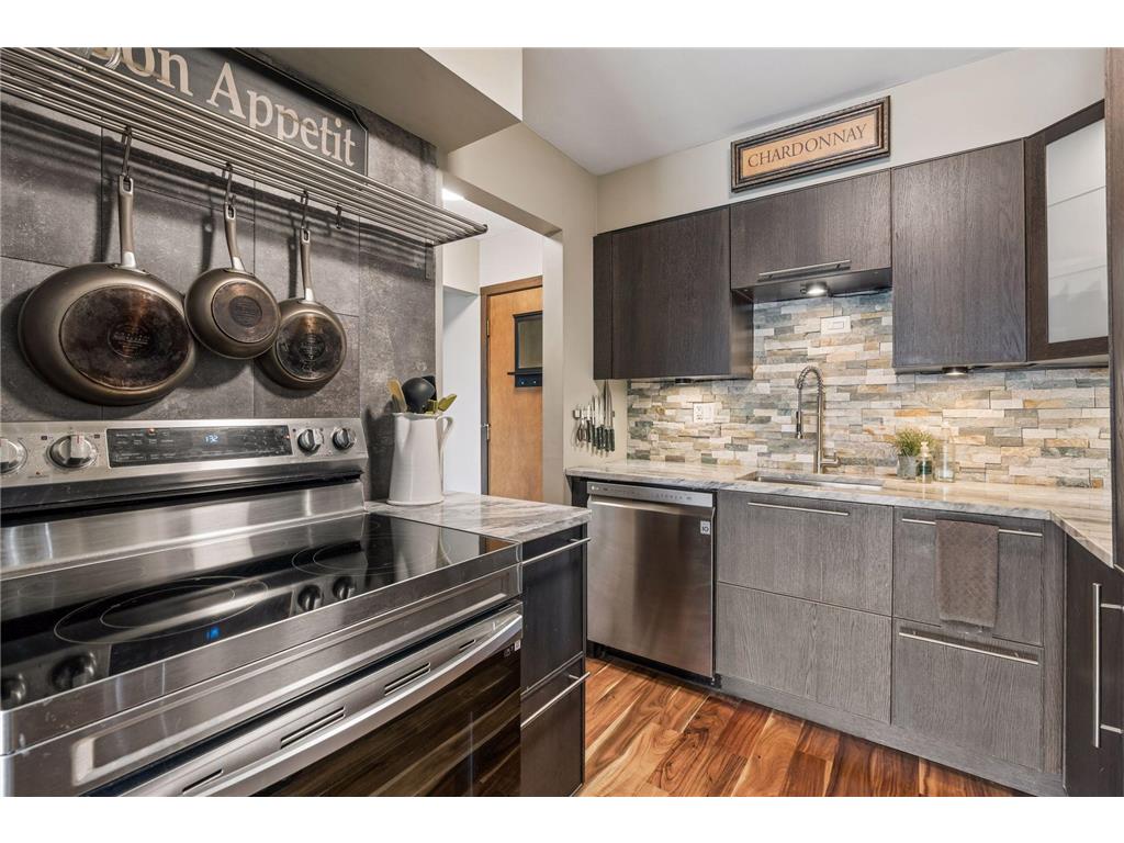 3155 Old Highway 8 #306 Roseville MN 55418 6812580 image10
