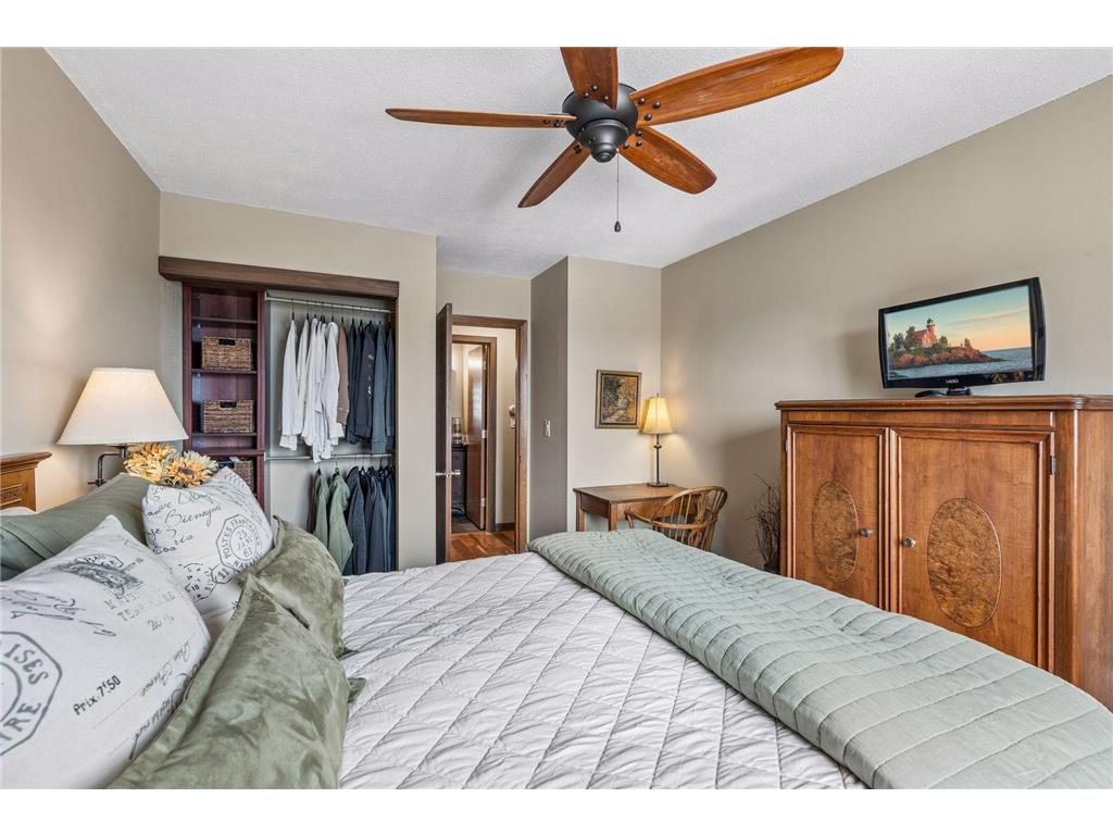 3155 Old Highway 8 #306 Roseville MN 55418 6812580 image15