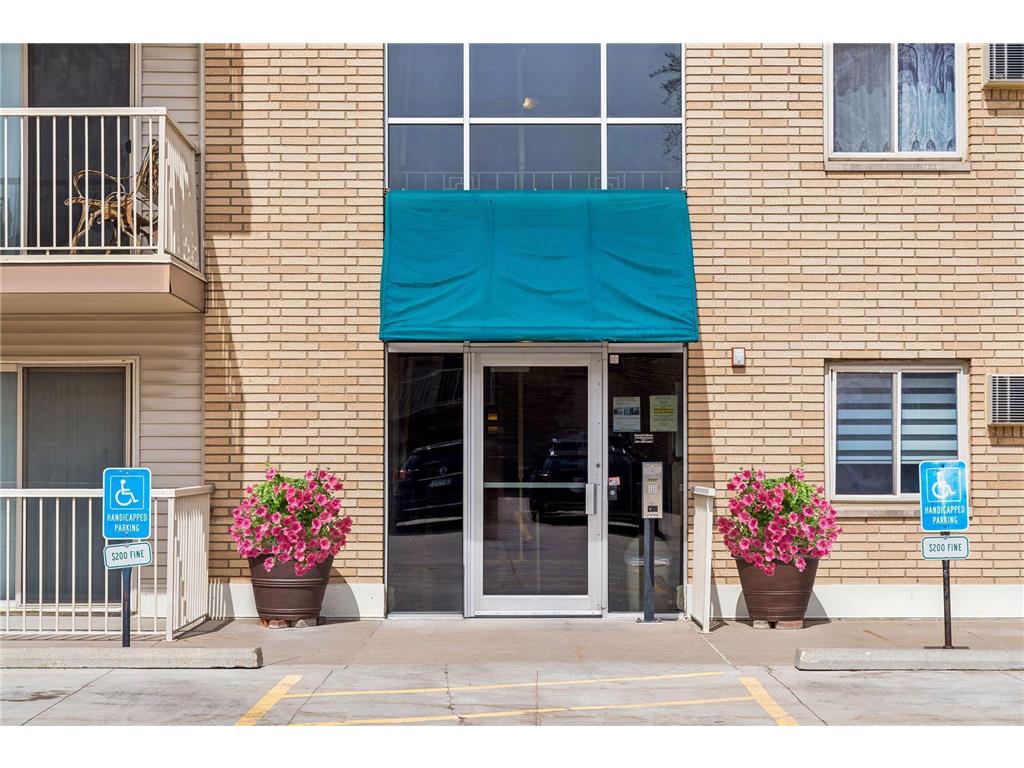 3155 Old Highway 8 #306 Roseville MN 55418 6812580 image21