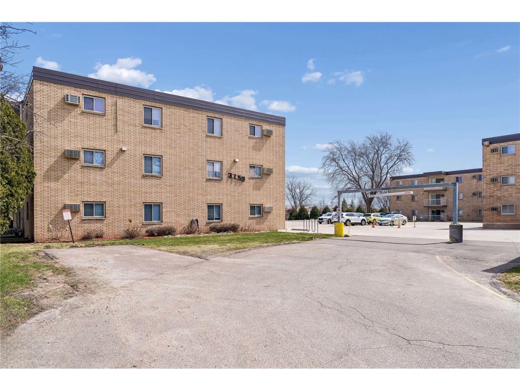 3155 Old Highway 8 #306 Roseville MN 55418 6812580 image23