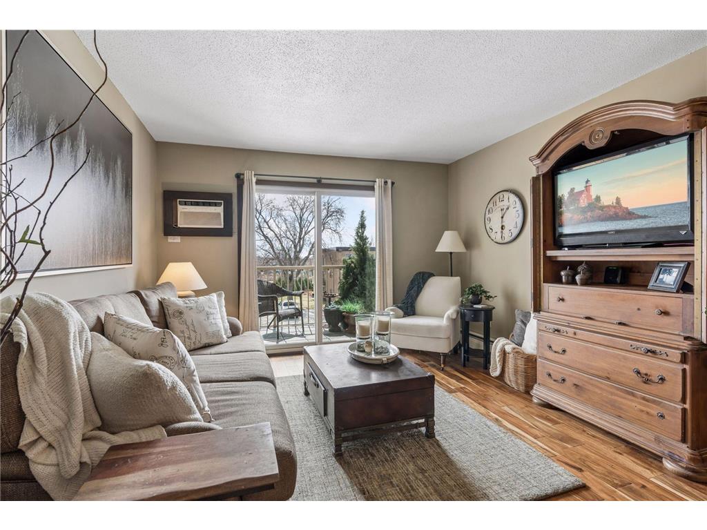 3155 Old Highway 8 #306 Roseville MN 55418 6812580 image6