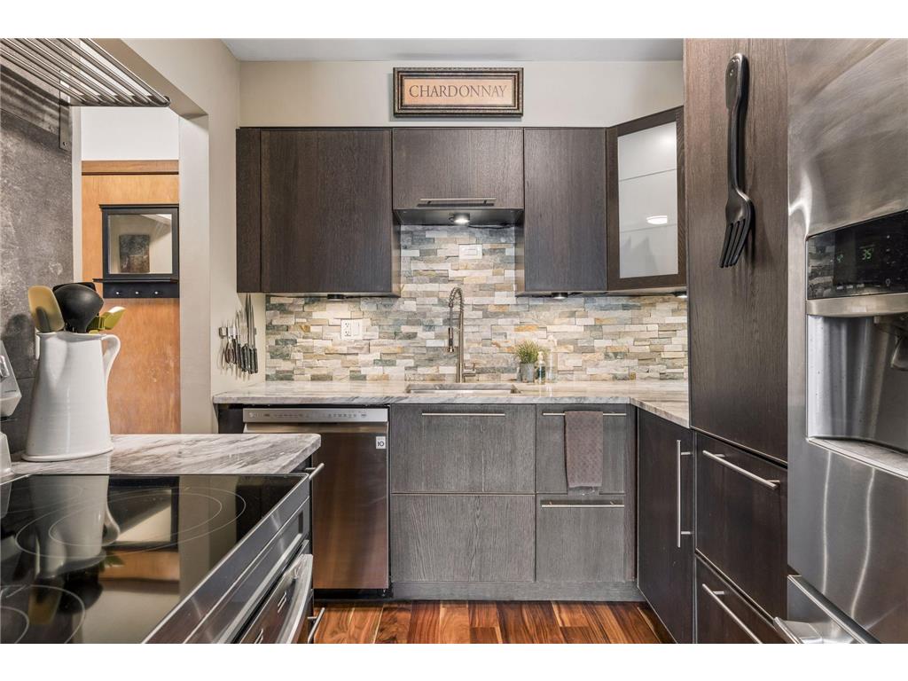 3155 Old Highway 8 #306 Roseville MN 55418 6812580 image8