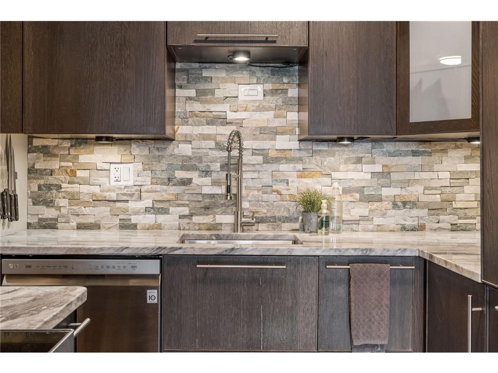 3155 Old Highway 8 #306 Roseville MN 55418 6812580 image9