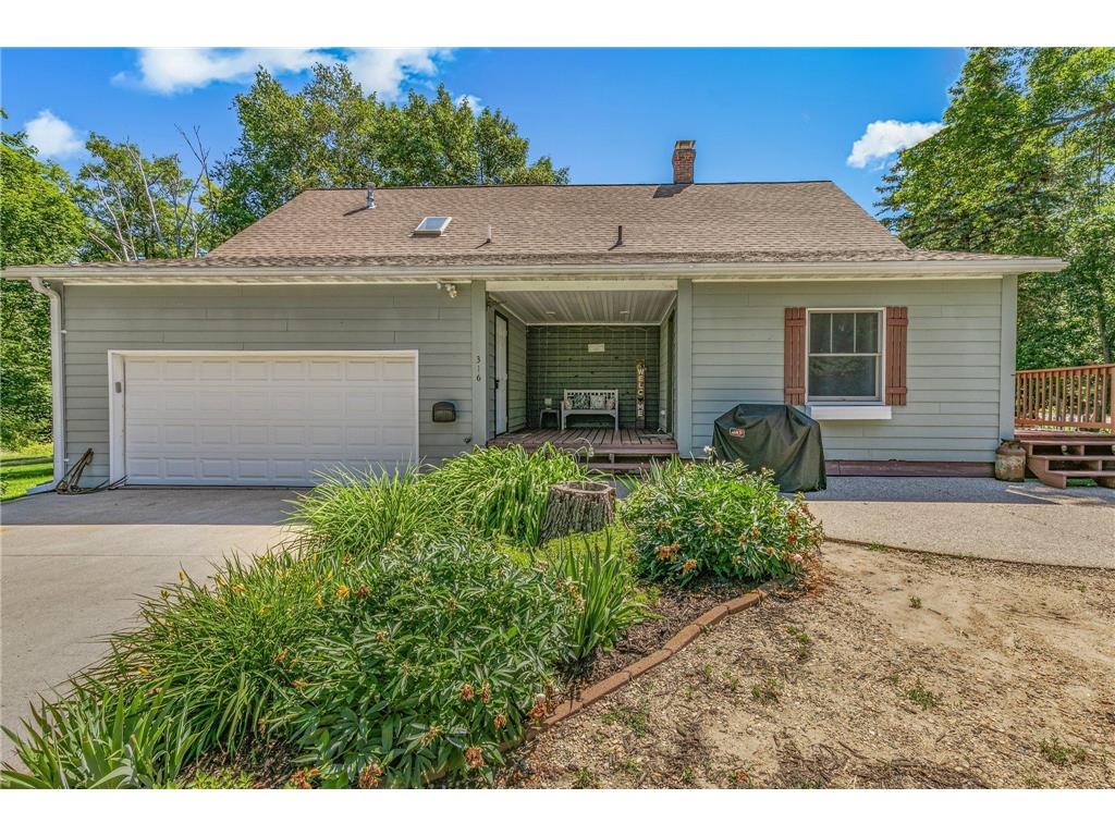 316 Ash Street SE New London MN 56273 6751687 image1