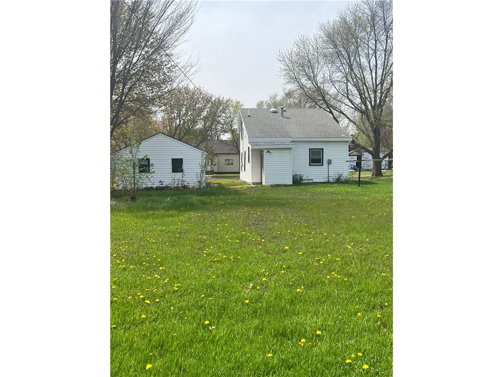 316 Central Avenue Madison MN 56256 7073426 image2