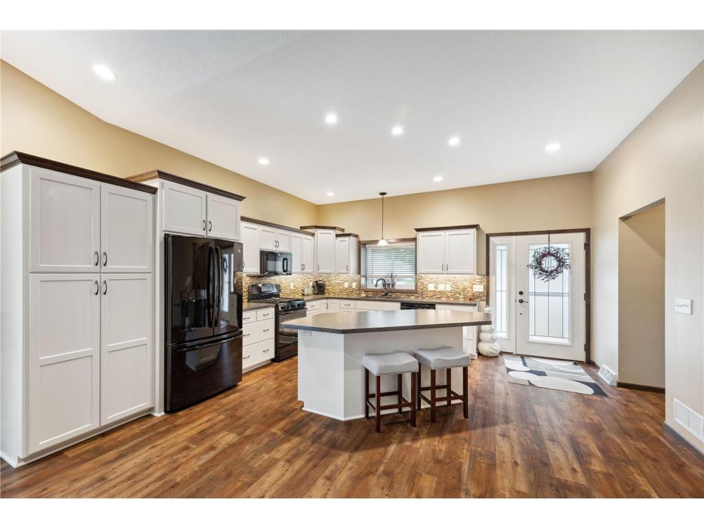 316 Lake Avenue N Silver Lake MN 55381 7009480 image1