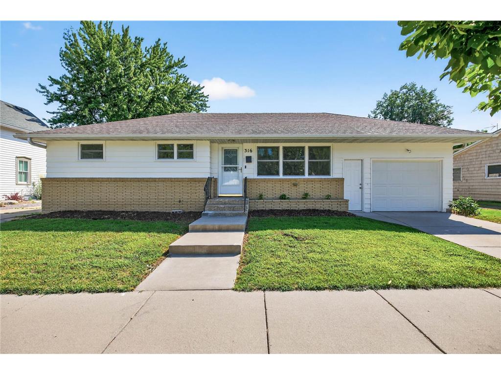 316 N Cedar Street Chaska MN 55318 6784212 image1