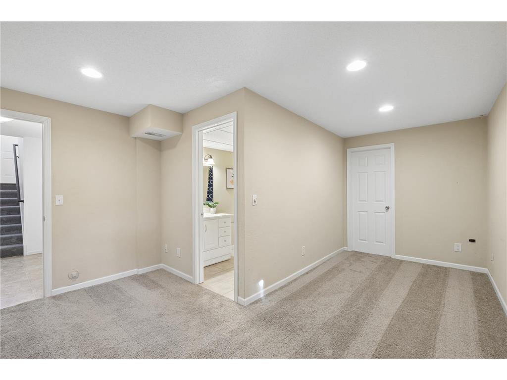 3166 Lexington Avenue N Shoreview MN 55126 7006323 image25