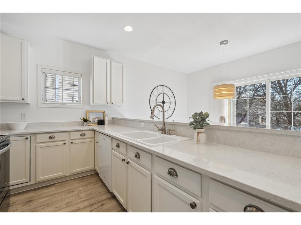 3166 Lexington Avenue N Shoreview MN 55126 7006323 image8