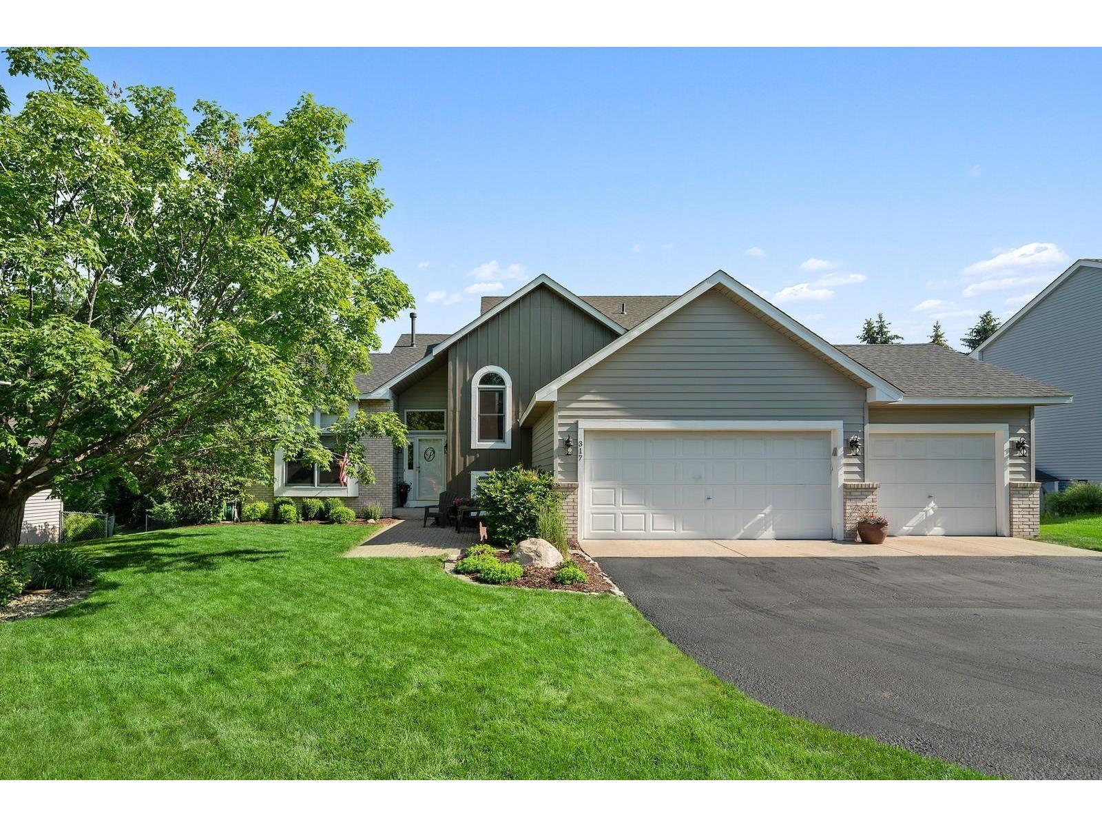 317 69th Street N, Mahtomedi, MN 55115 MLS 5768321 Edina Realty