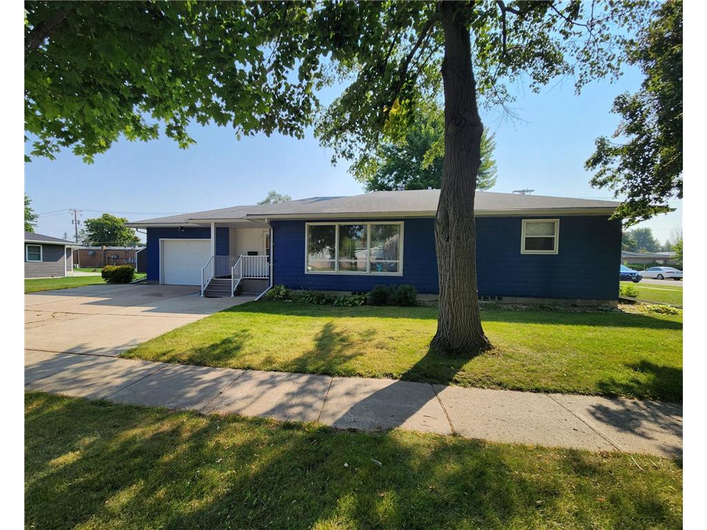 317 7th Avenue SE Pipestone MN 56164 6588852 image1