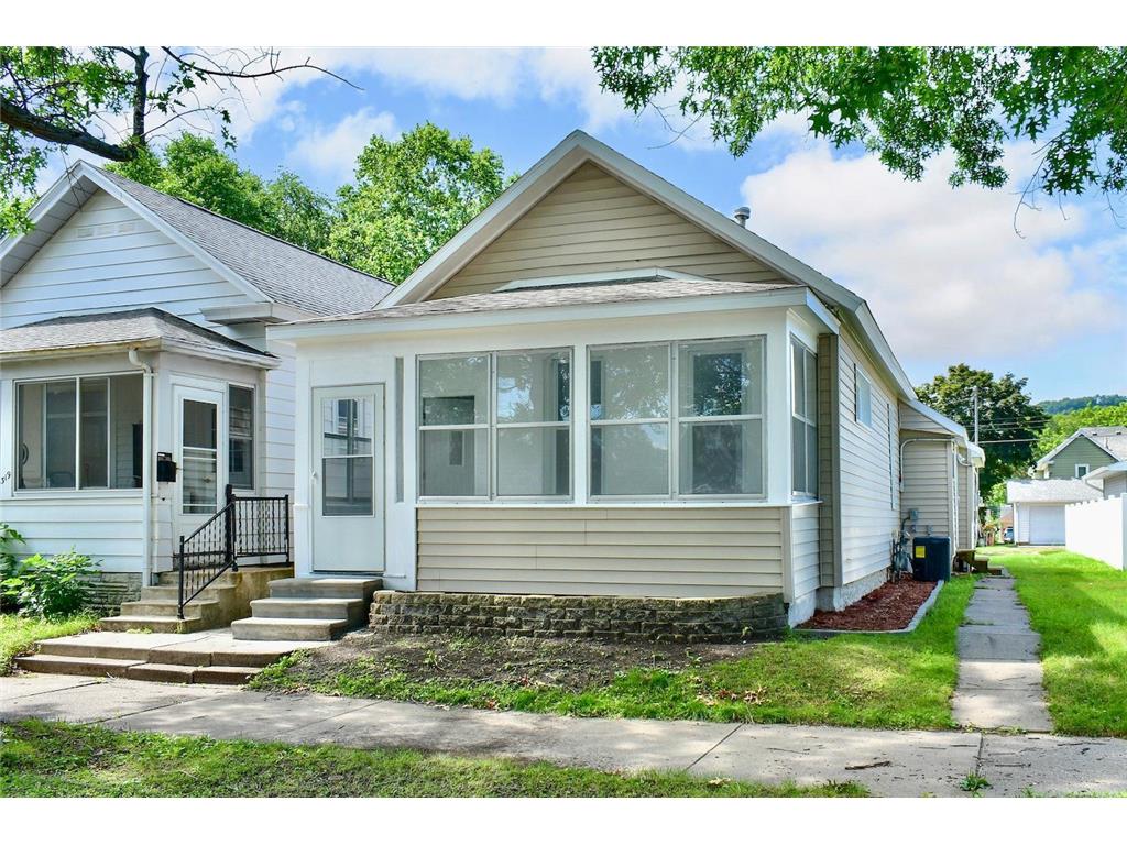 317 E Sanborn Street Winona MN 55987 6572195 image1