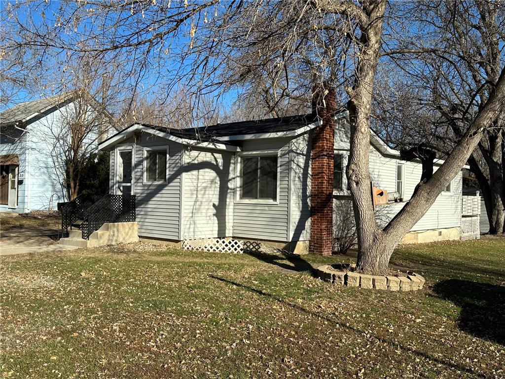 317 Lawrence Street Marshall MN 56258 6464607 image1
