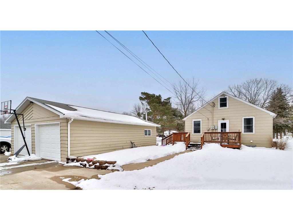 317 Roosevelt Street SW Staples MN 56479 6680712 image1