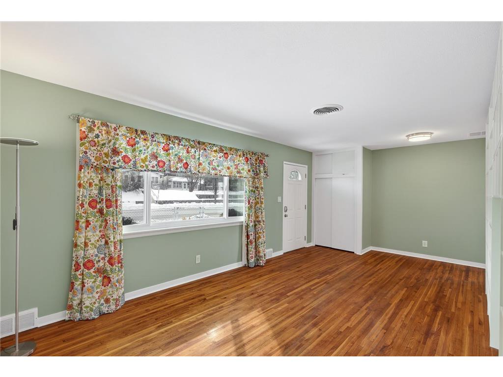 317 Snelling Avenue S Saint Paul MN 55105 7095978 image10