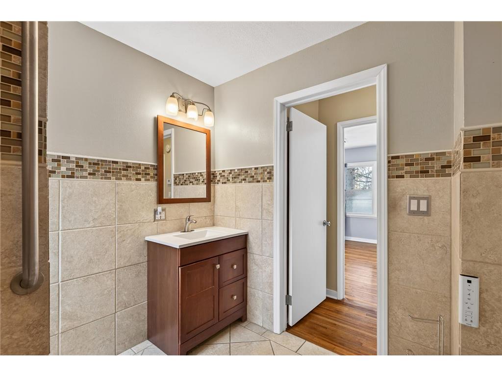317 Snelling Avenue S Saint Paul MN 55105 7095978 image42