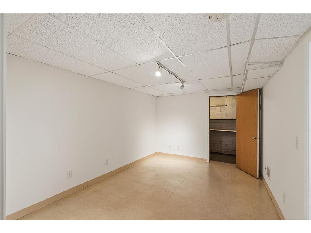 317 Snelling Avenue S Saint Paul MN 55105 7095978 image44