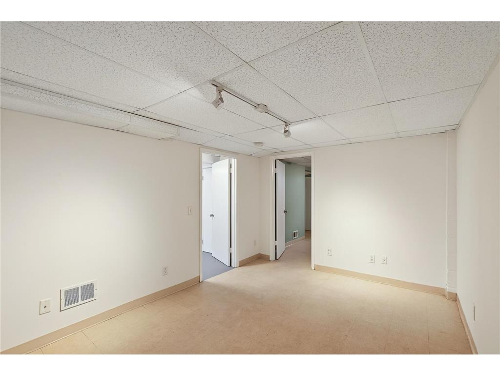 317 Snelling Avenue S Saint Paul MN 55105 7095978 image46