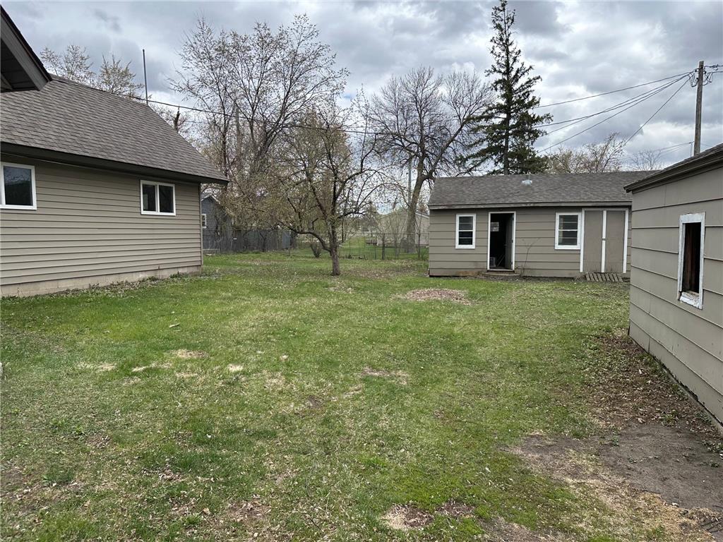 317 State Street E Detroit Lakes MN 56501 7068813 image2