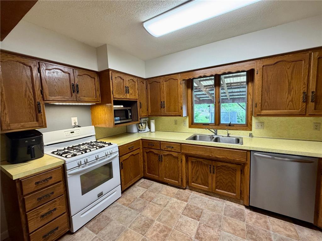 317 W Lincoln Street Luverne MN 56156 7076312 image10