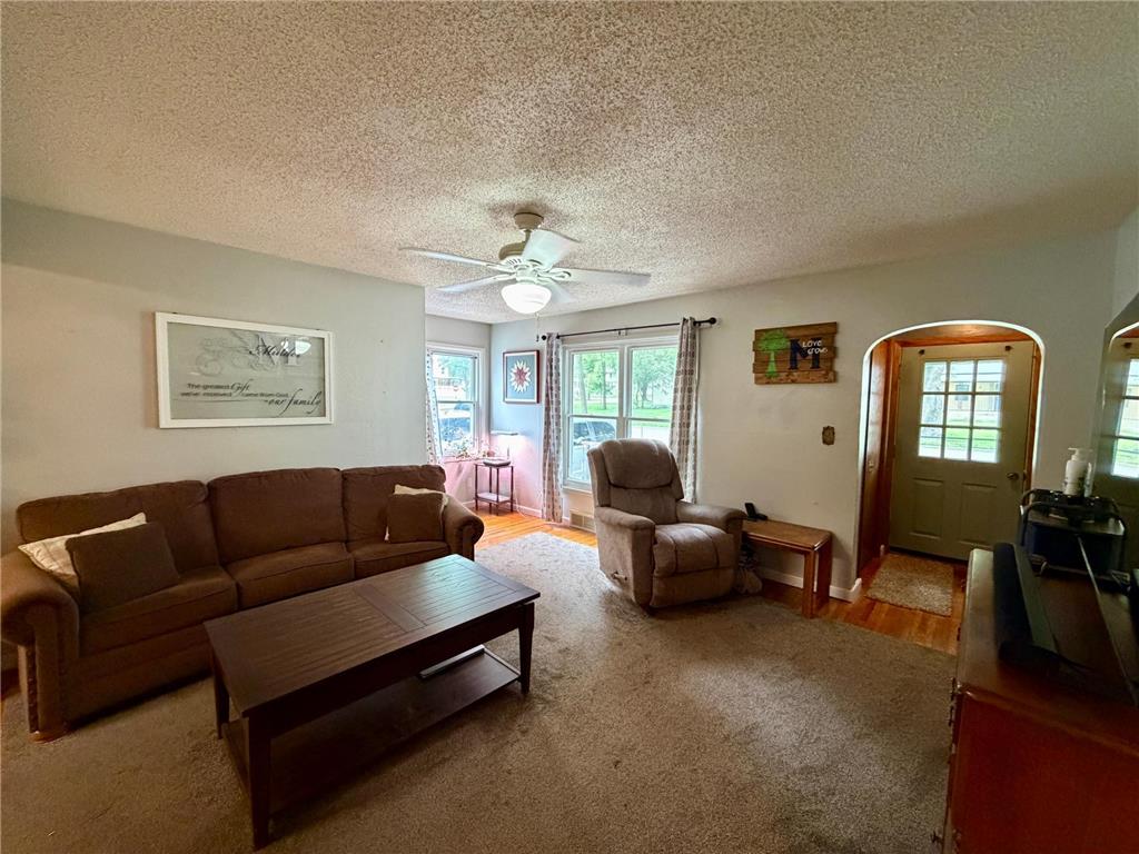317 W Lincoln Street Luverne MN 56156 7076312 image5